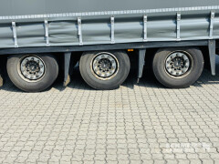 Schmitz Cargobull Curtainsider Mega Getränke 