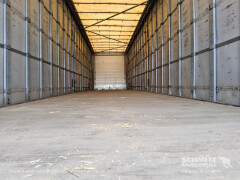 Schmitz Cargobull Curtainsider Mega Getränke 