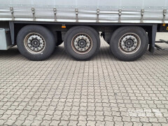 Schmitz Cargobull Curtainsider Standard Getränke 
